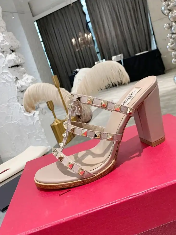 hype Valentino High Heels