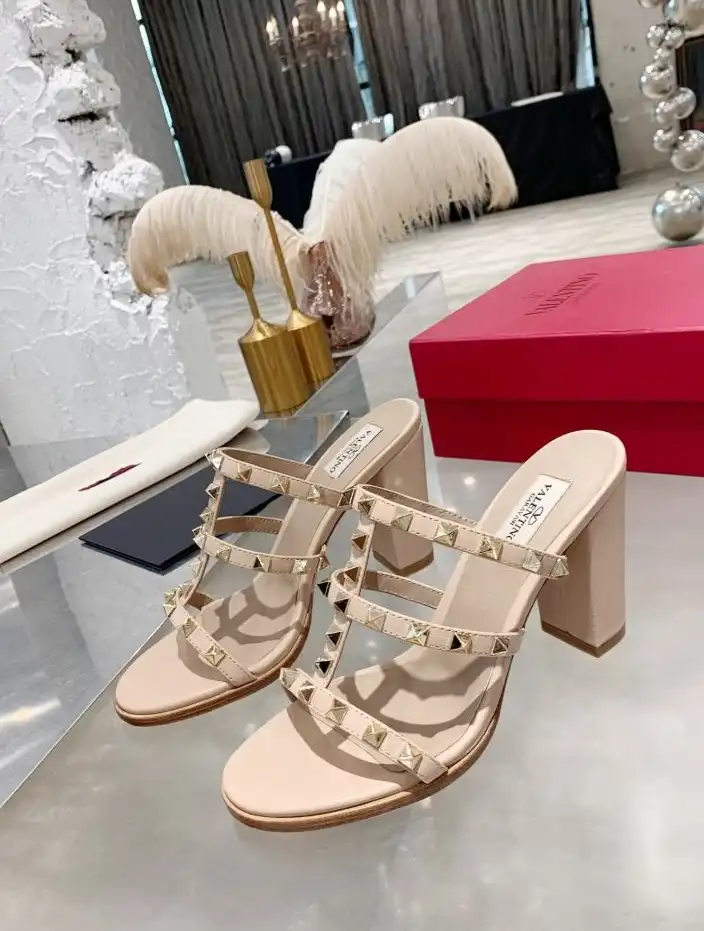 hype Valentino High Heels