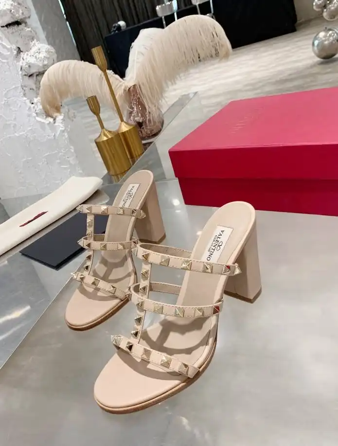 hype Valentino High Heels