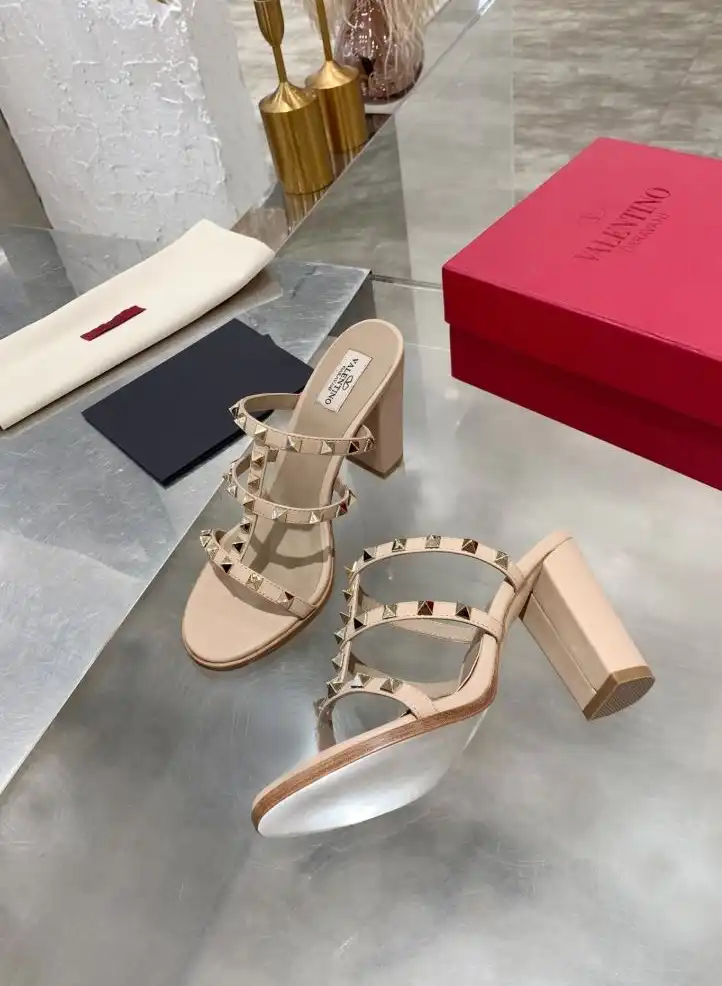 hype Valentino High Heels