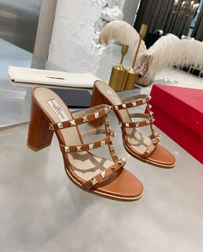 hype Valentino High Heels