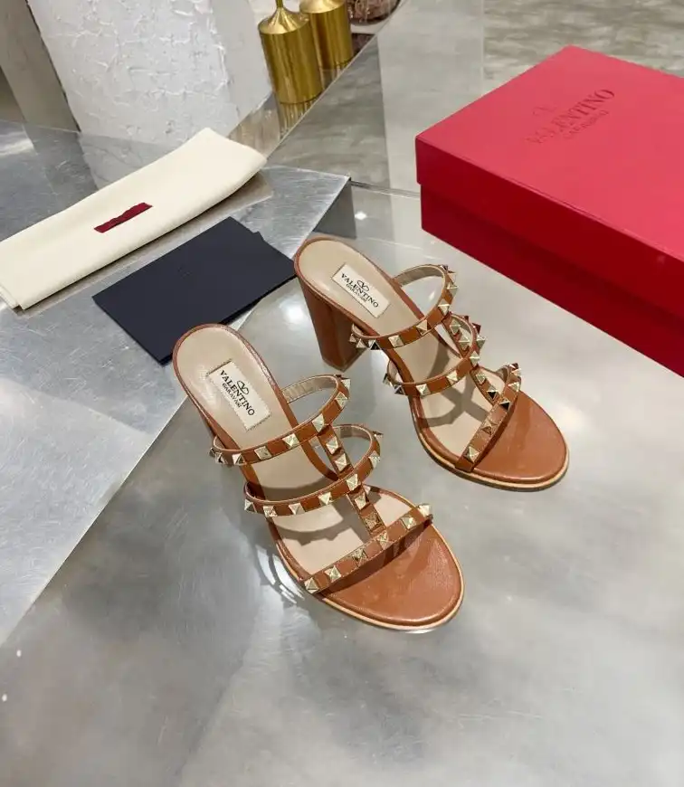 hype Valentino High Heels