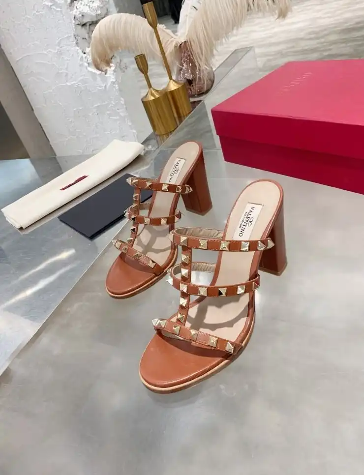 hype Valentino High Heels