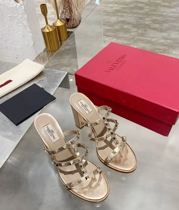 hype Valentino High Heels