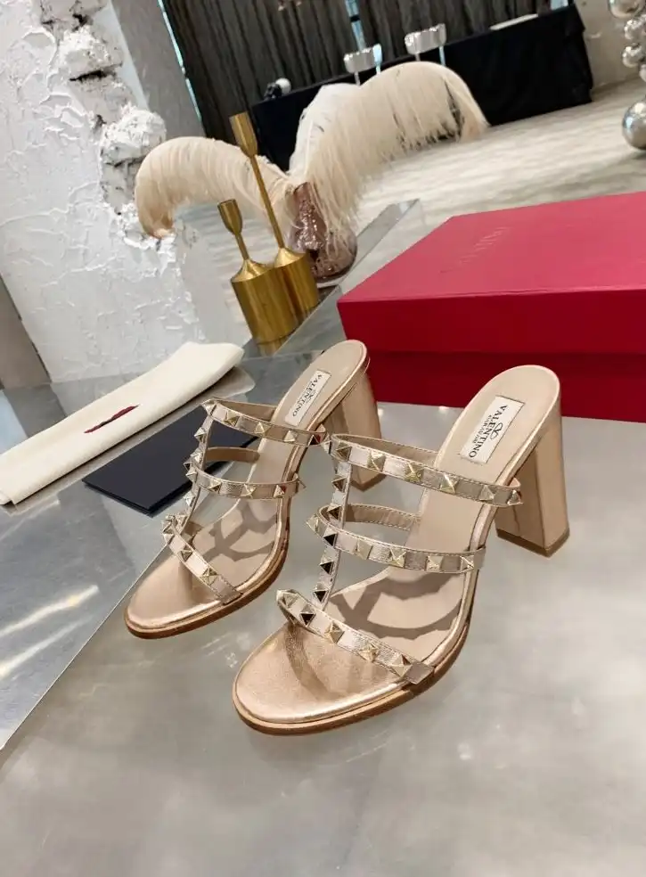 hype Valentino High Heels