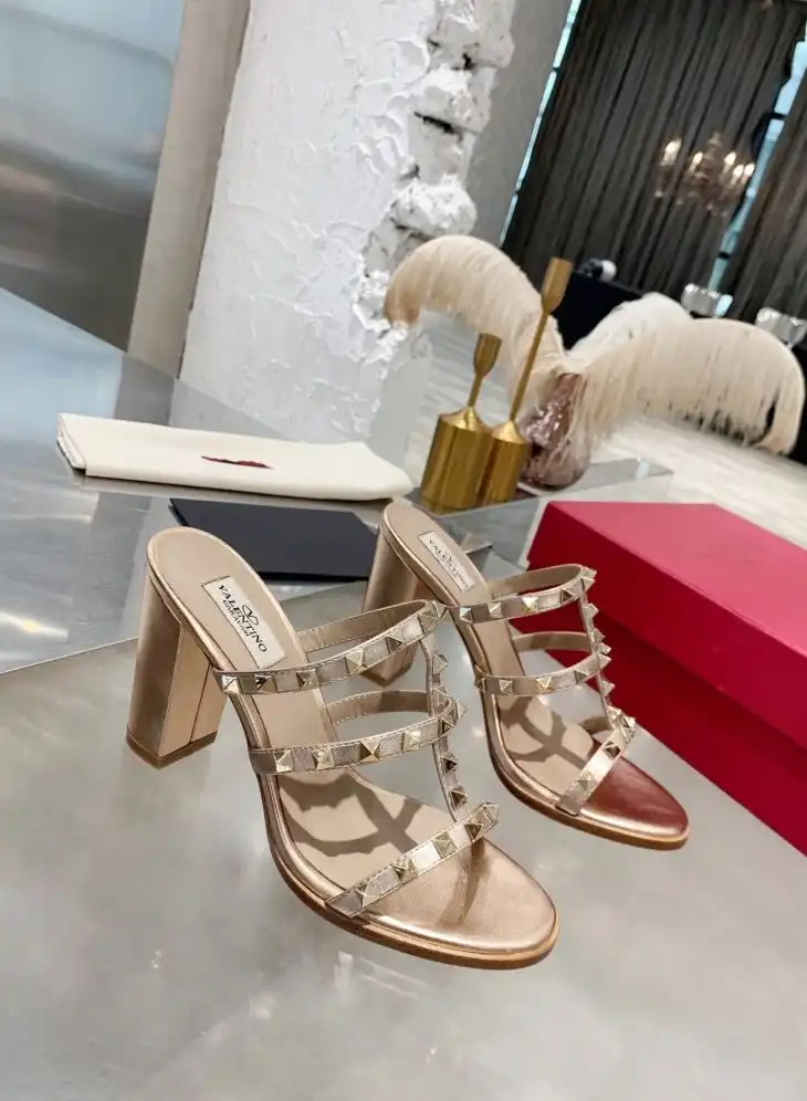 hype Valentino High Heels