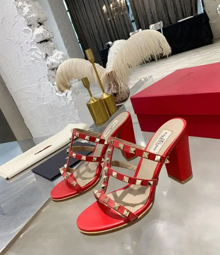 hype Valentino High Heels