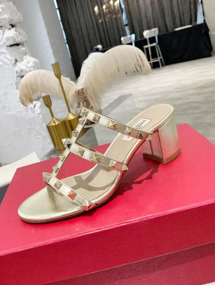 hype Valentino High Heels