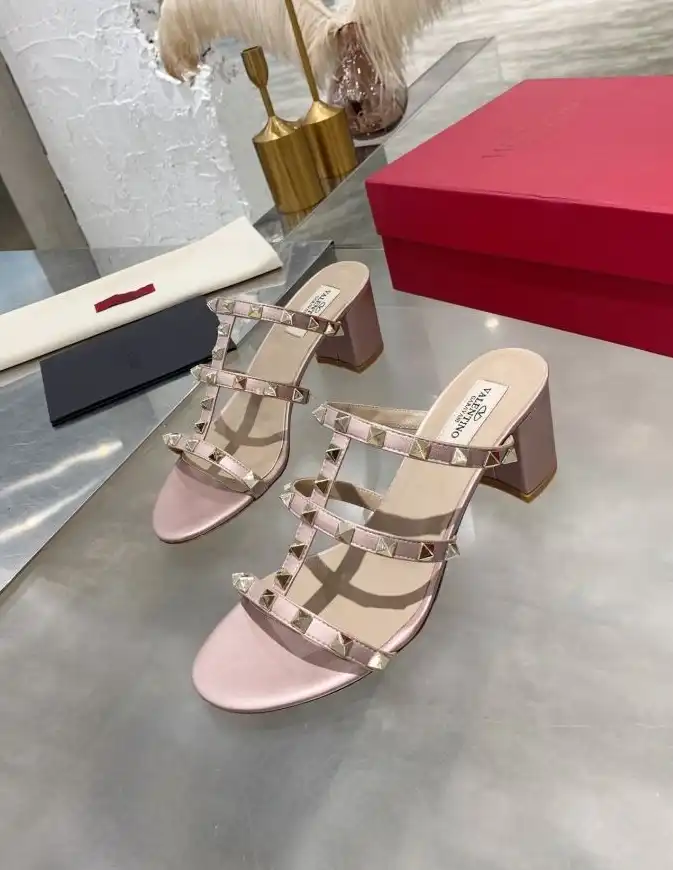 hype Valentino High Heels