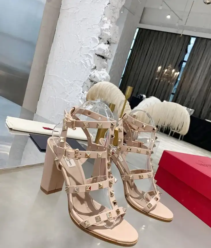 hype Valentino High Heels