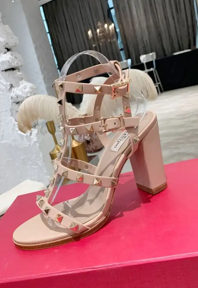 hype Valentino High Heels