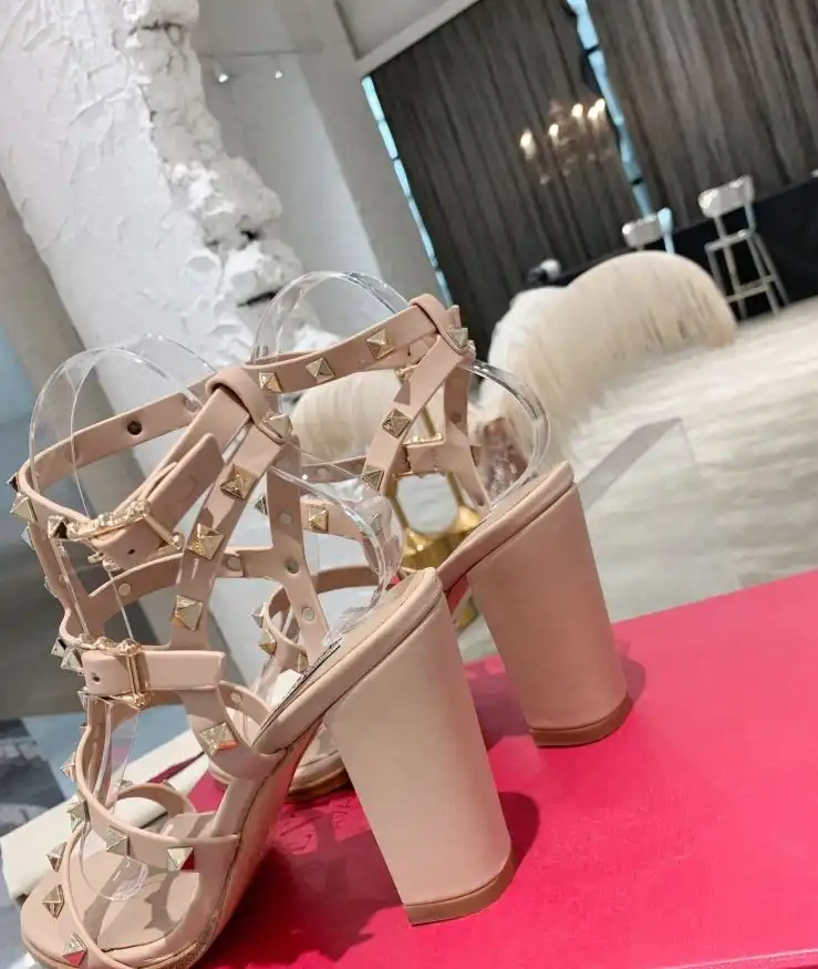 hype Valentino High Heels