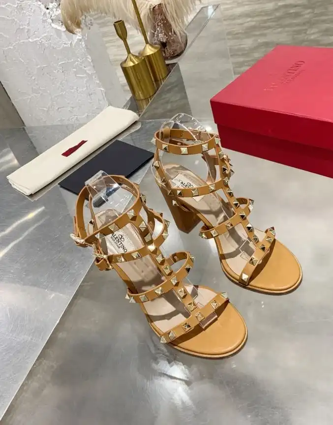 hype Valentino High Heels