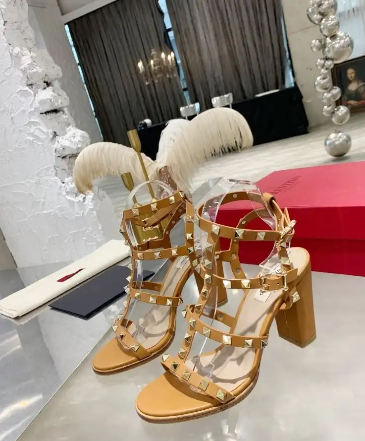 hype Valentino High Heels