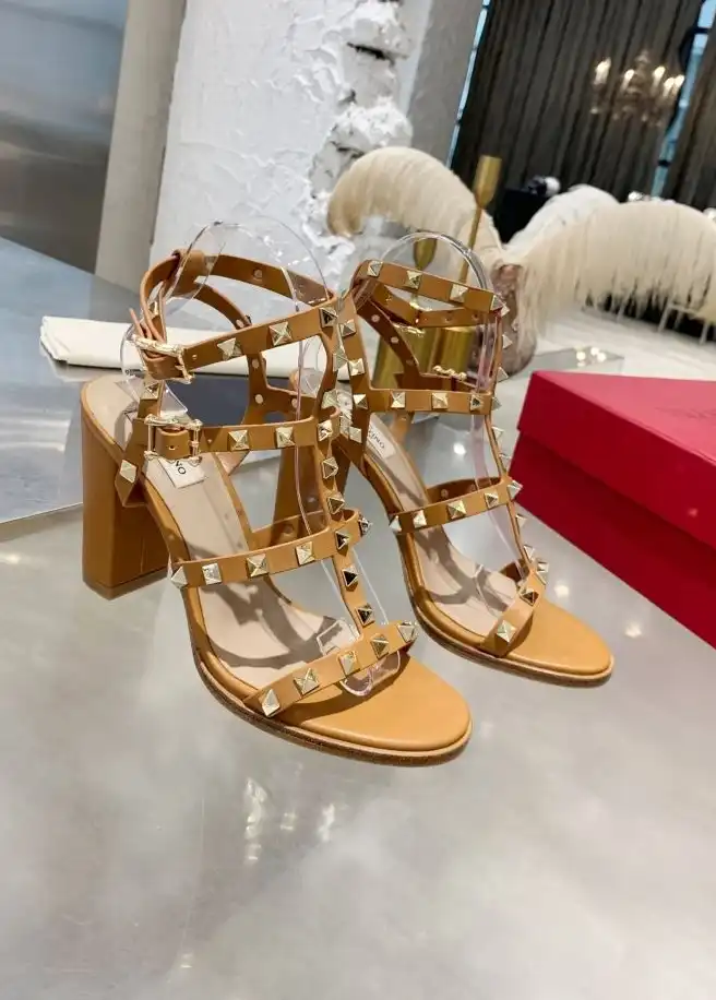 hype Valentino High Heels