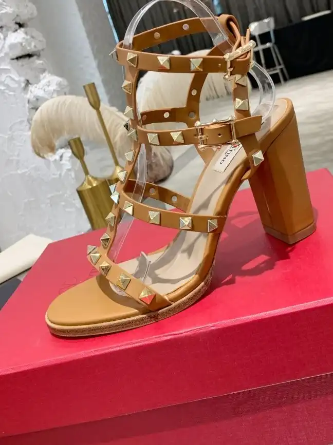 hype Valentino High Heels