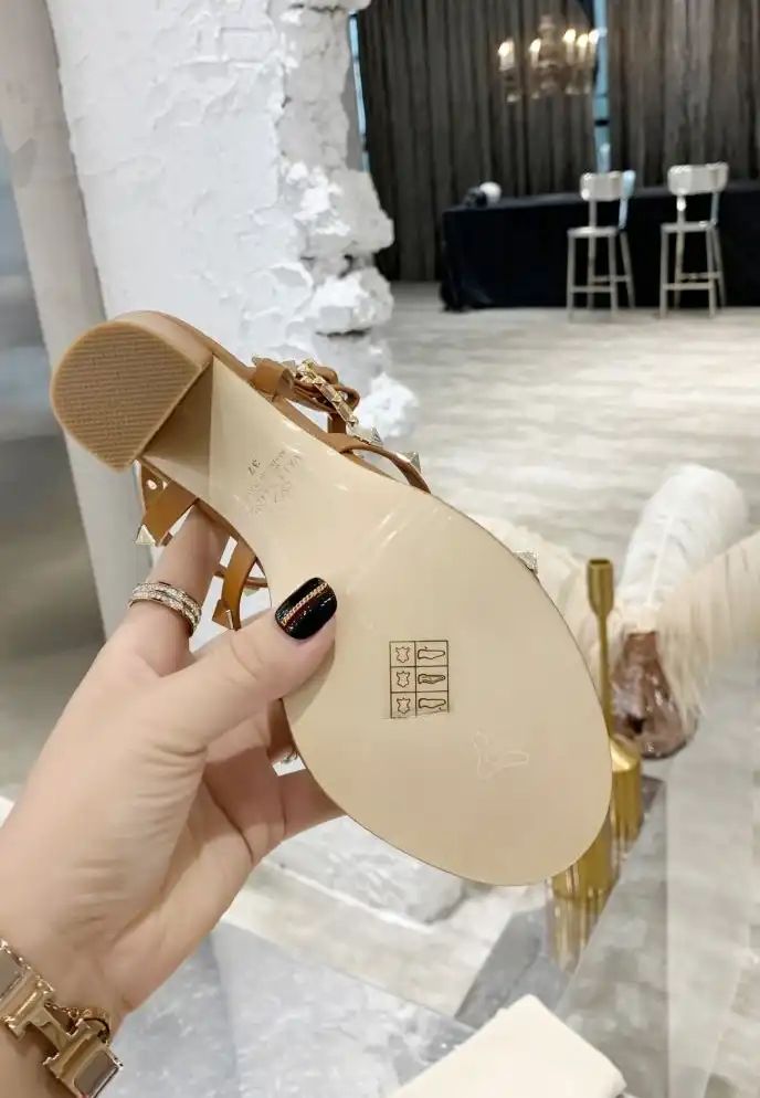 hype Valentino High Heels