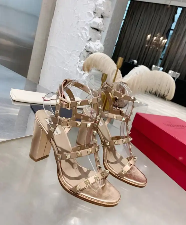 hype Valentino High Heels