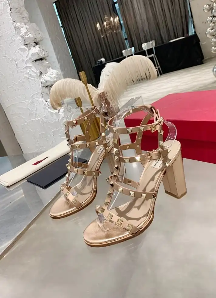 hype Valentino High Heels