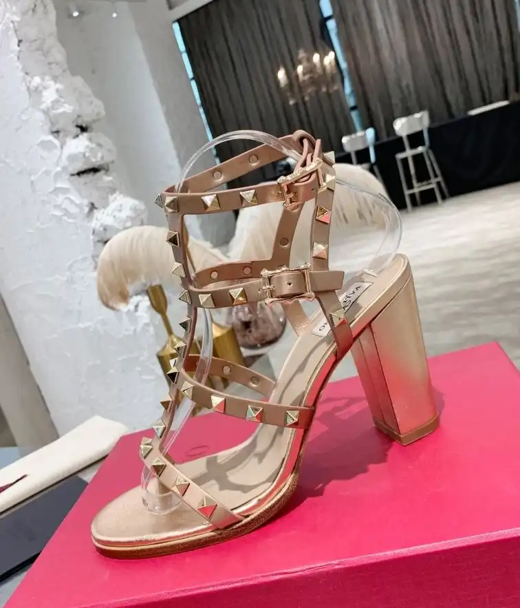 hype Valentino High Heels