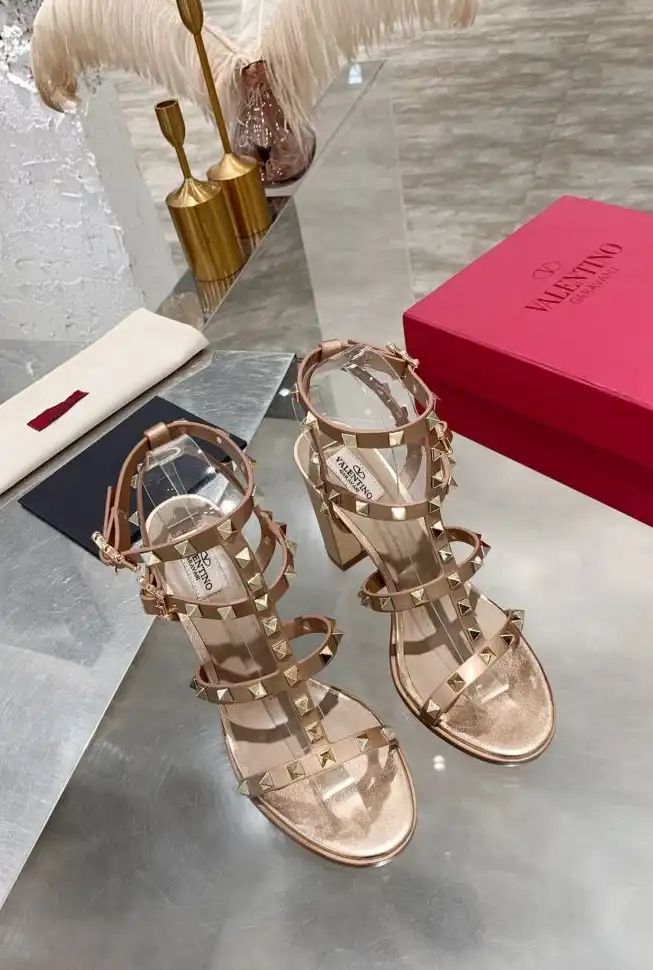 hype Valentino High Heels