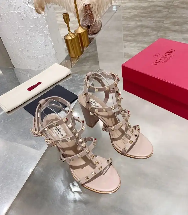 hype Valentino High Heels