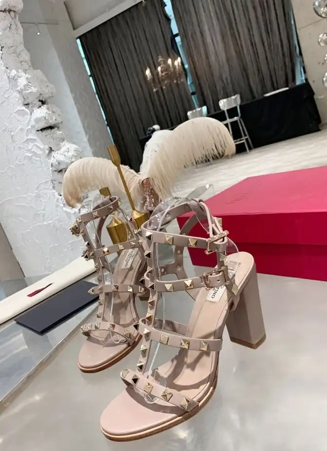 hype Valentino High Heels