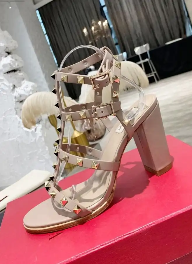 hype Valentino High Heels