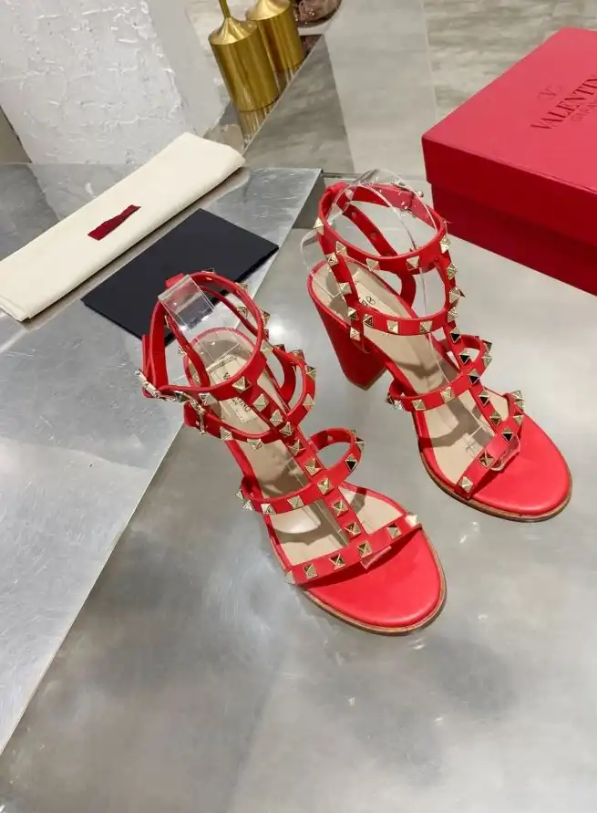 hype Valentino High Heels