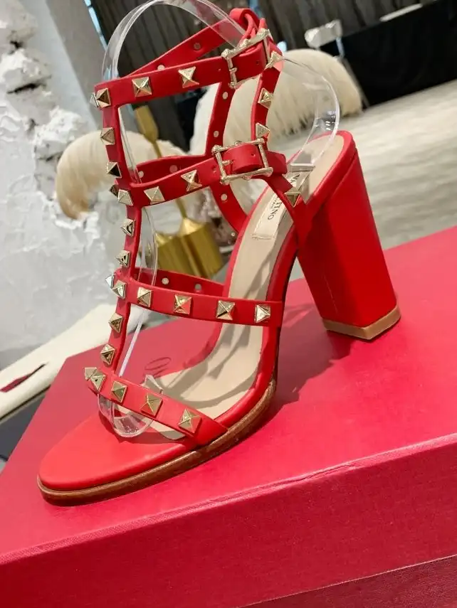 hype Valentino High Heels