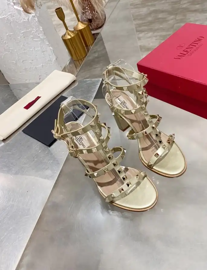 hype Valentino High Heels