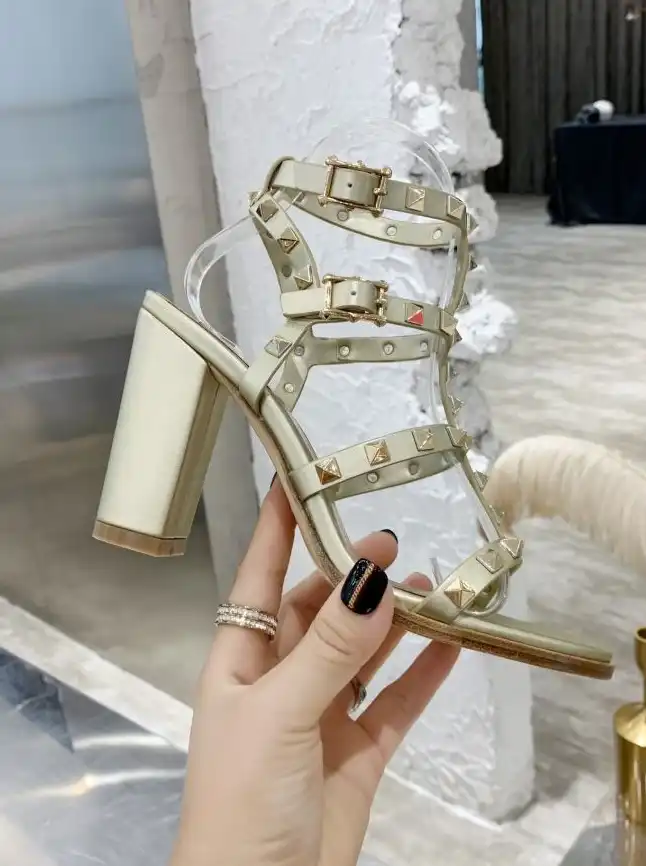 hype Valentino High Heels