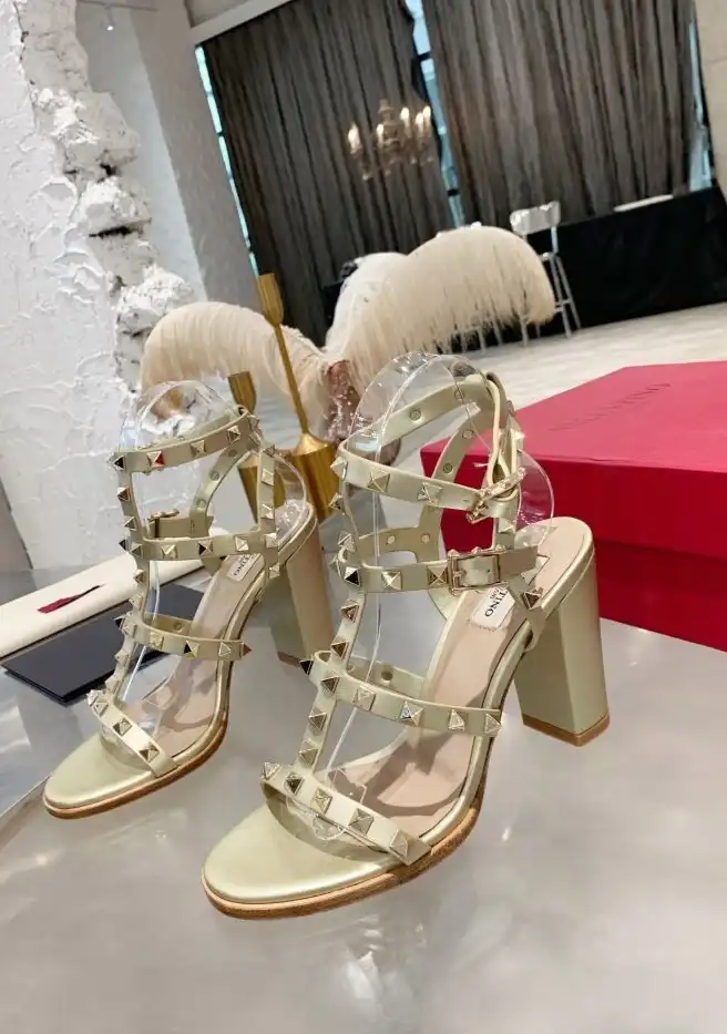 hype Valentino High Heels