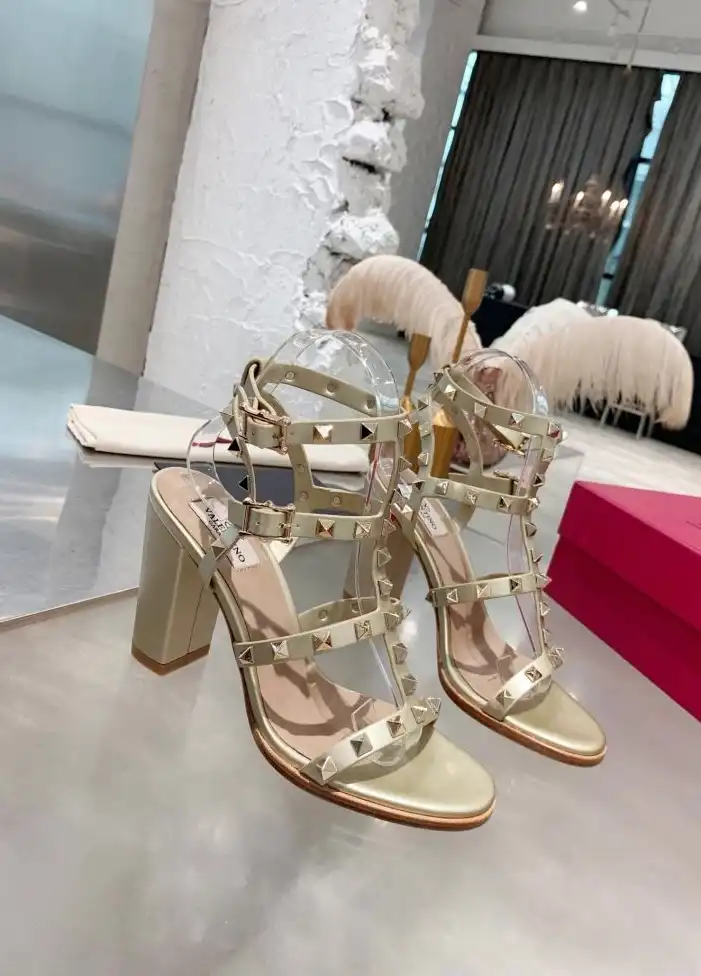 hype Valentino High Heels