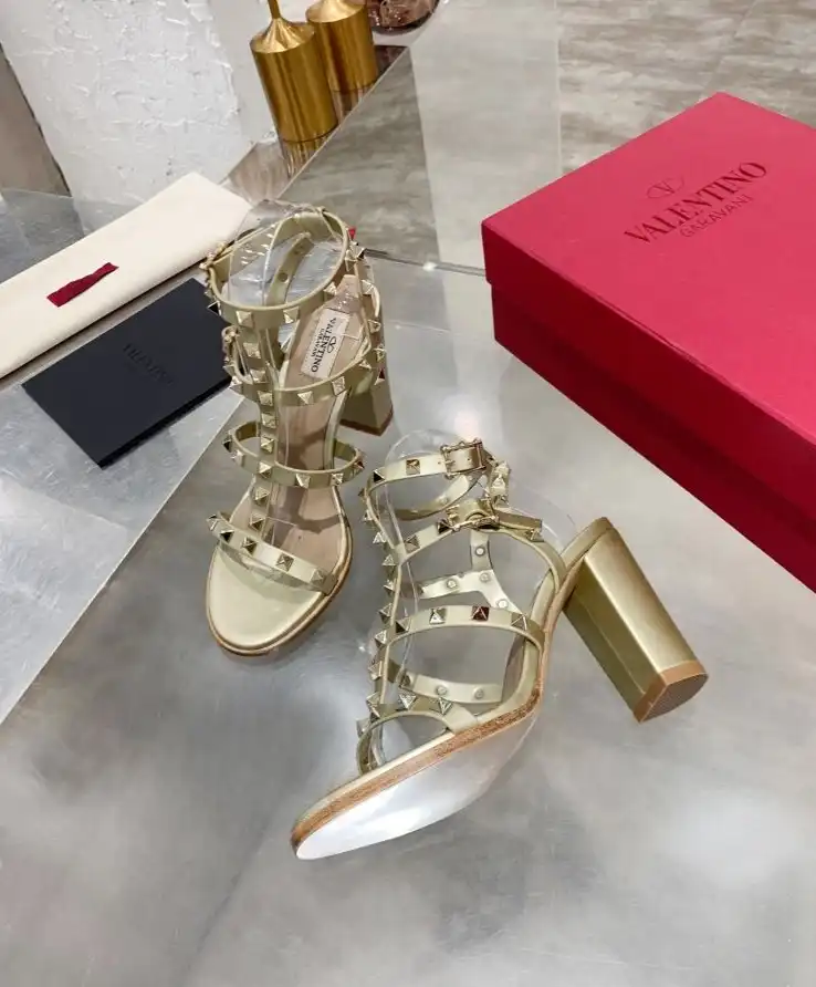 hype Valentino High Heels