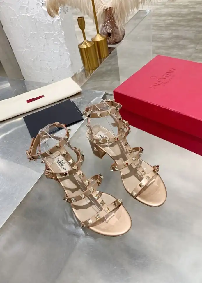 hype Valentino High Heels