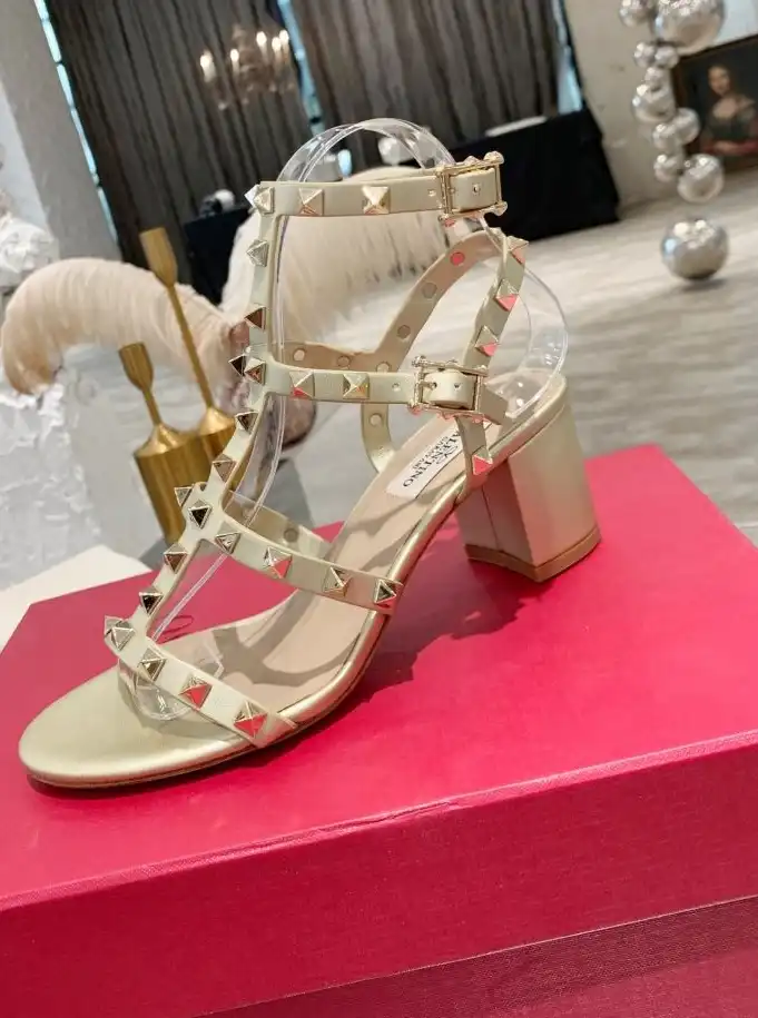 hype Valentino High Heels