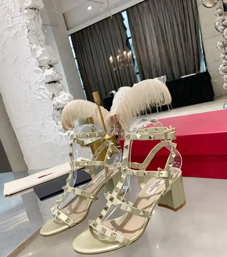 hype Valentino High Heels