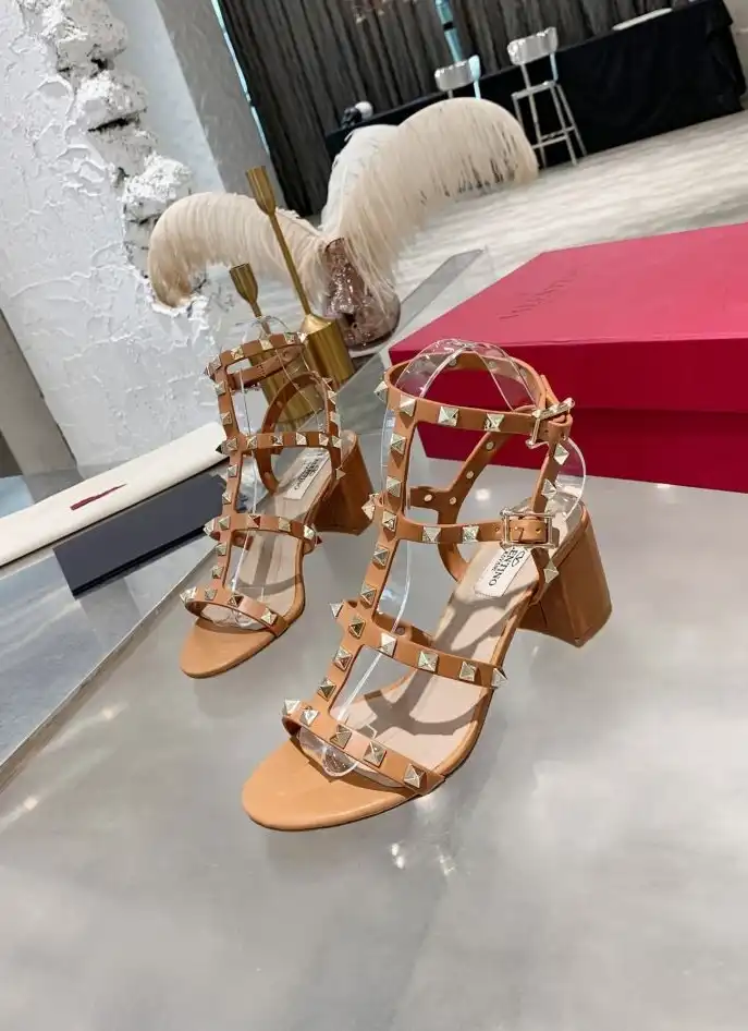 hype Valentino High Heels