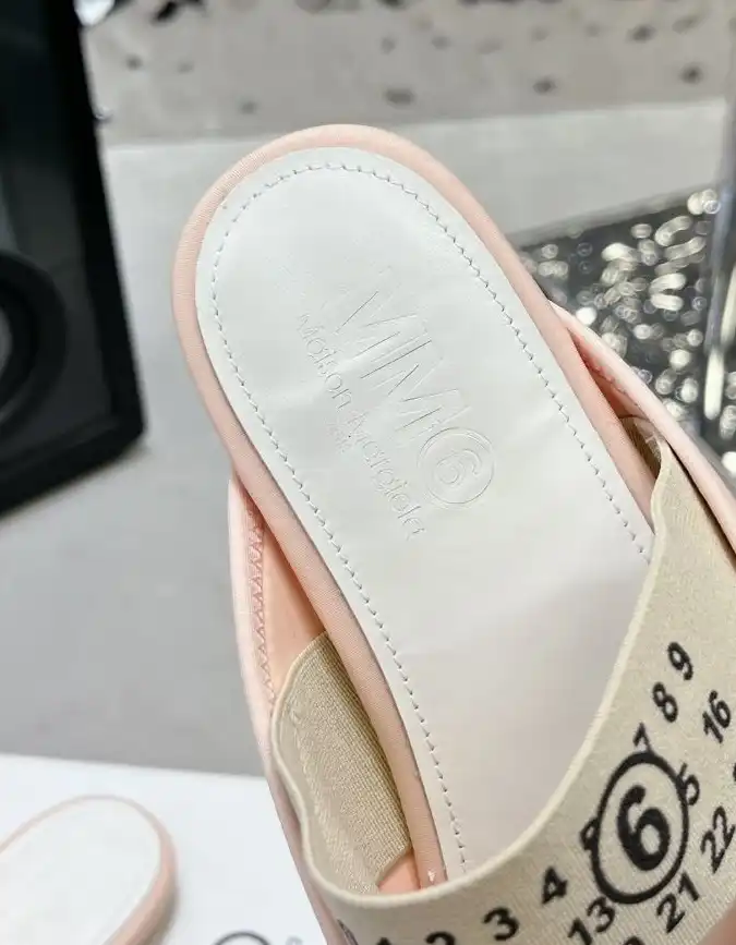 hype Miu Miu Slippers