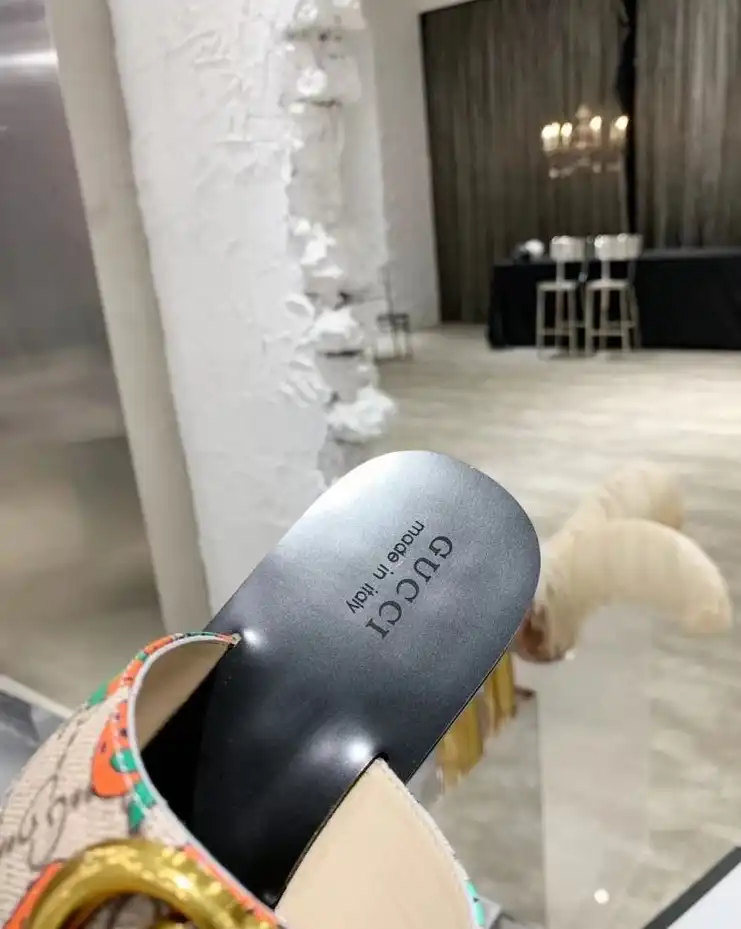 hype Gucci Slippers