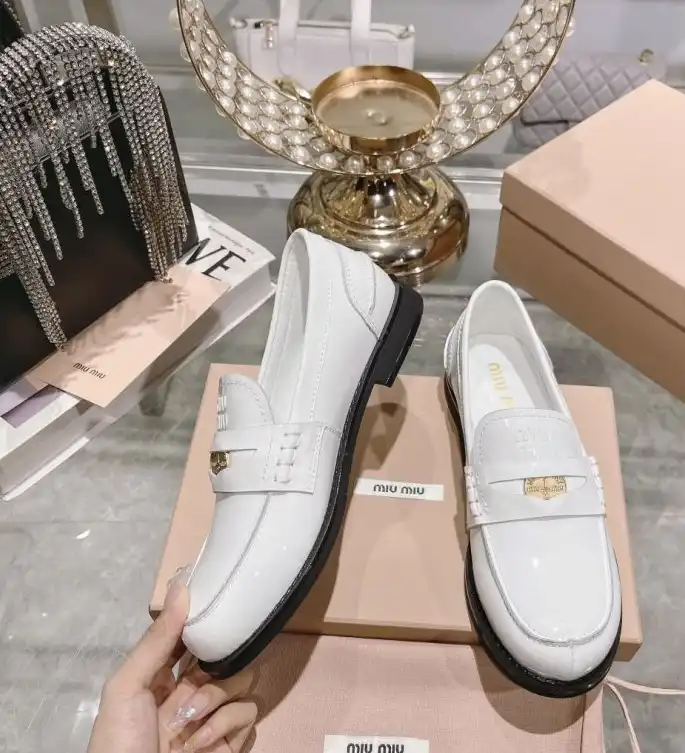 hype Miu Miu Leather Shoes