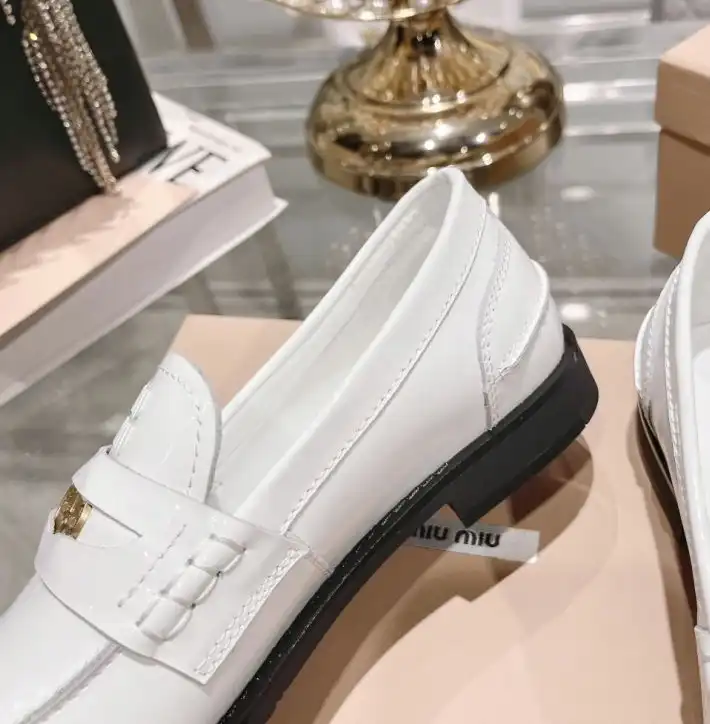 hype Miu Miu Leather Shoes