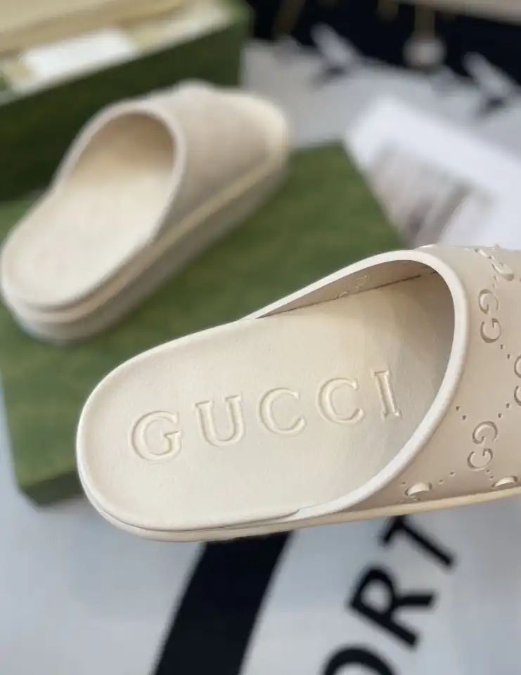 hype Gucci Slippers