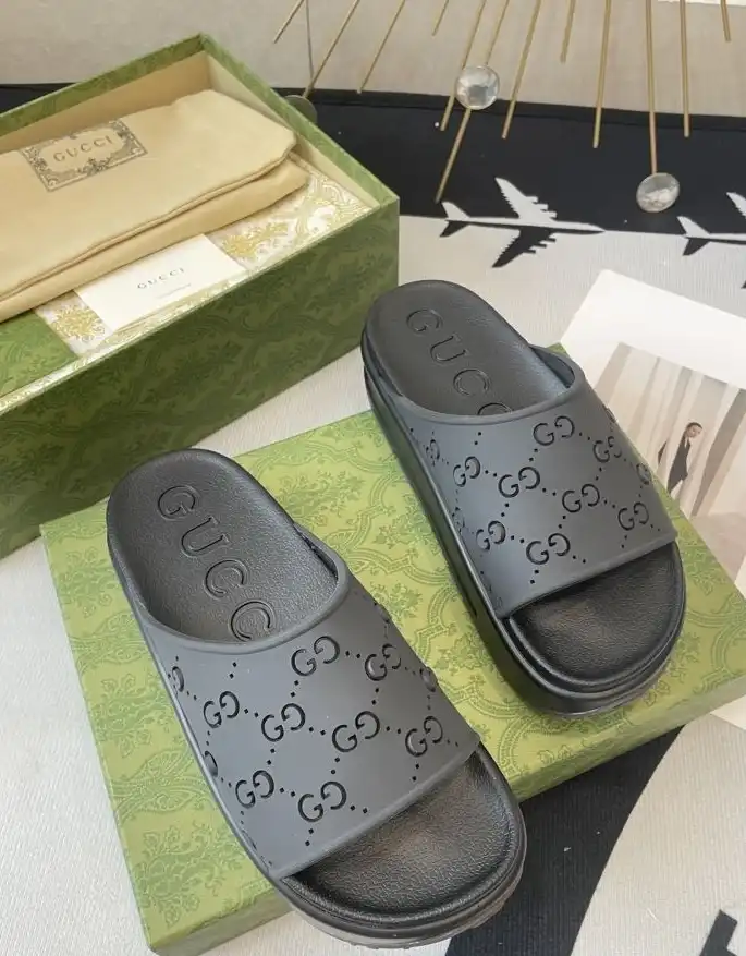 hype Gucci Slippers