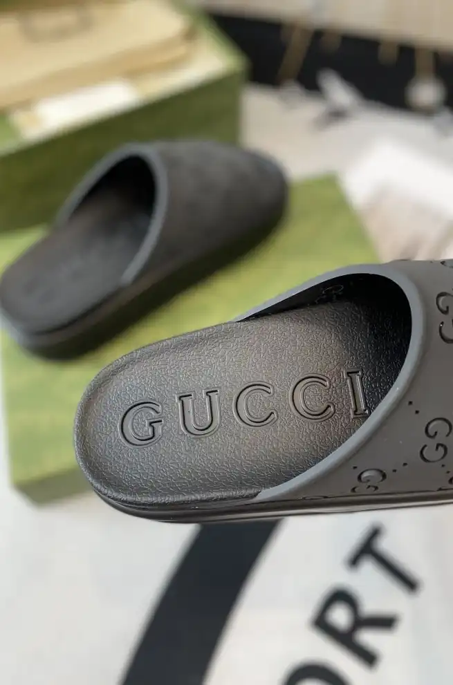 hype Gucci Slippers