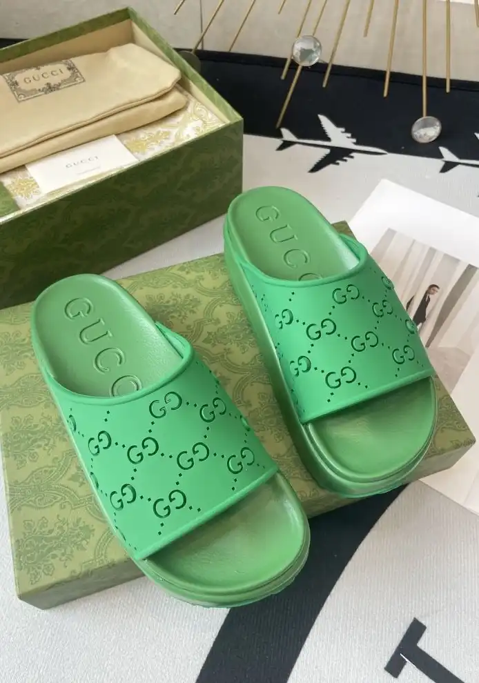 hype Gucci Slippers