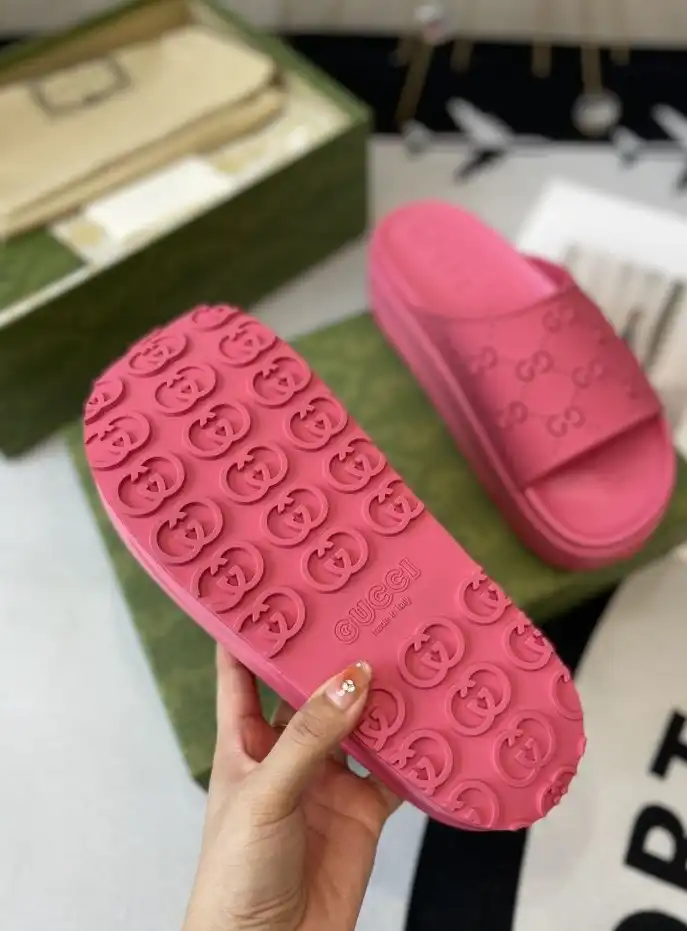 hype Gucci Slippers