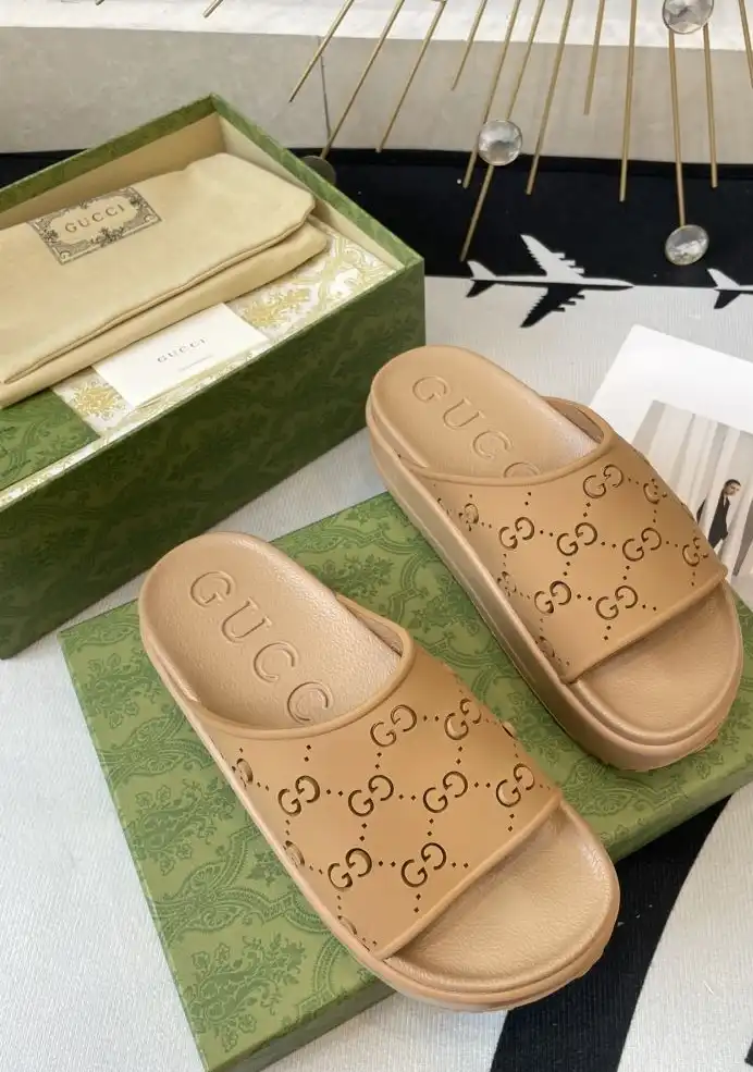 hype Gucci Slippers