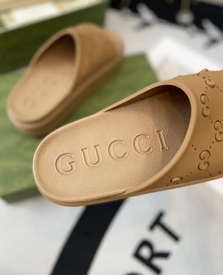 hype Gucci Slippers